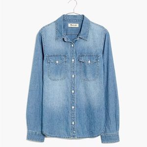 Madewell Denim Button-Up Shirt in Bluffton Wash, NB545
